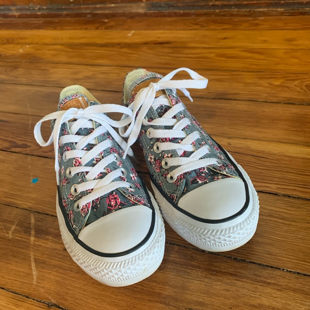 Denim & floral women’s converse